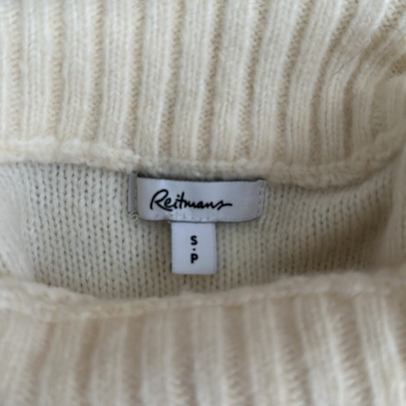 Ivory soft knit sweater. Size small excellent condition - Picture 3 of 4